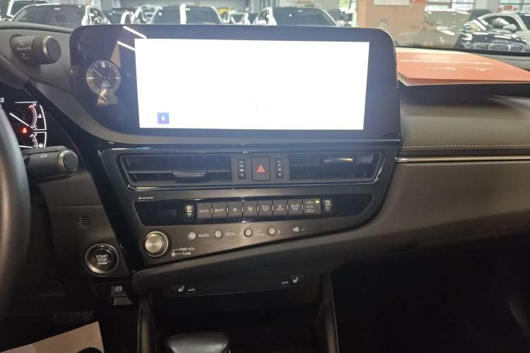 Used Lexus ES 2023 200 Excellence Edition
