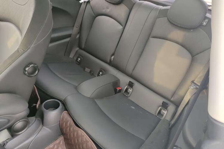 Used  MINI 2023 2.0T COOPER S Artist
