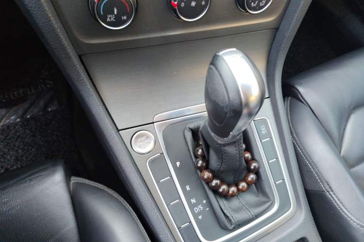 Used Volkswagen Golf 2015 1.4TSI Automatic Luxury Model
