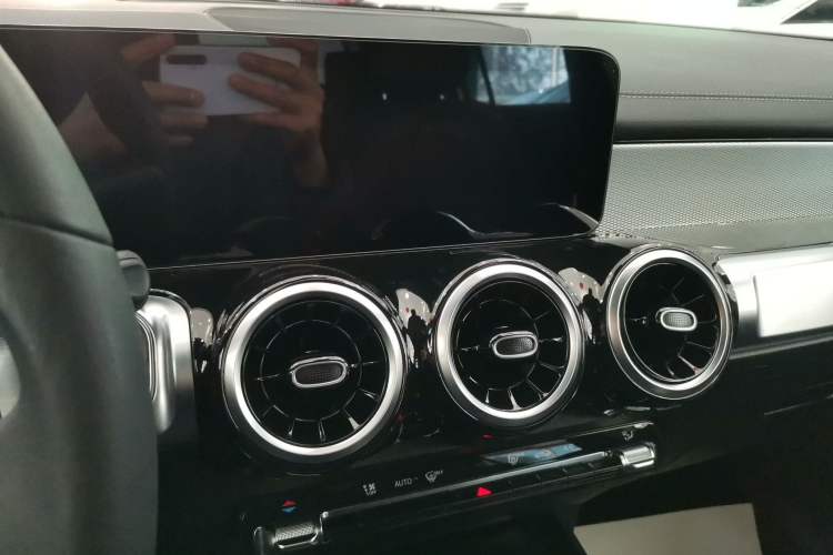 Used Mercedes-Benz GLB 2022 Second Facelift GLB 200 Dynamic Edition
