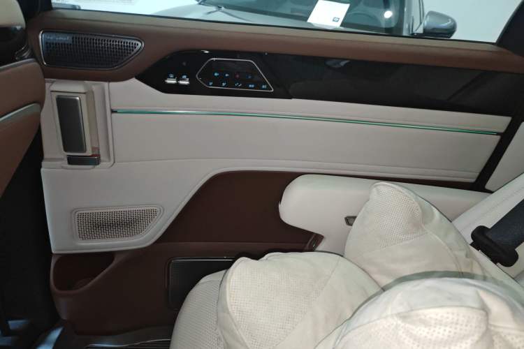 Used BYD Xia 2025 DM-i 1.5T 180km Excellence Model
