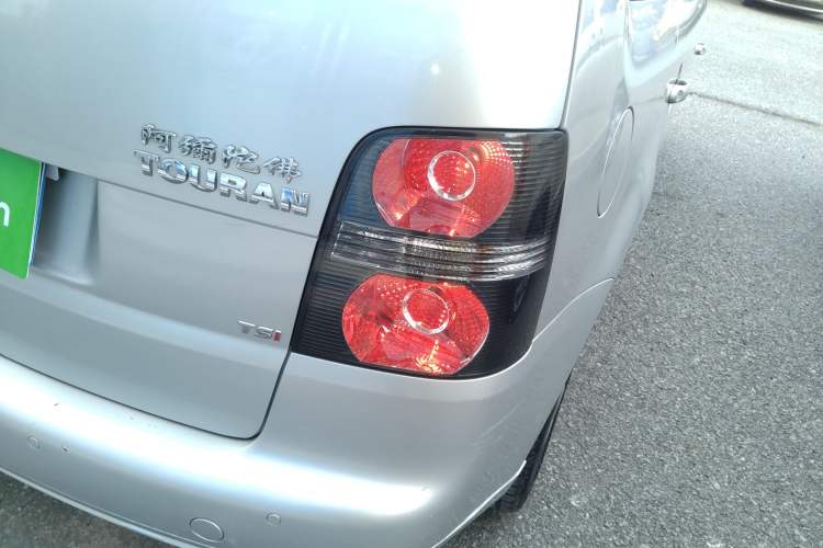 Used Volkswagen Touran 2013 1.4T DSG Comfort Edition 5-Seater
