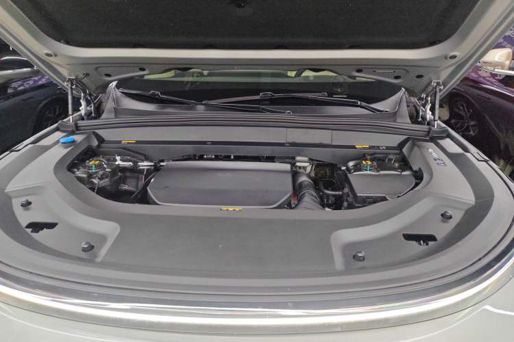 Used Li Auto L8 2023 Pro Model
