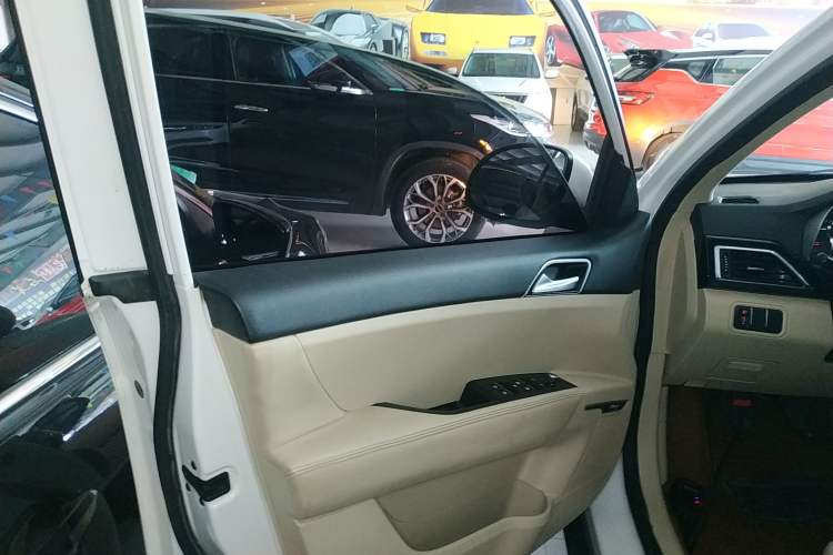 Used Zotye Domy X5 2017 Value Edition 1.6L Manual Comfort Model
