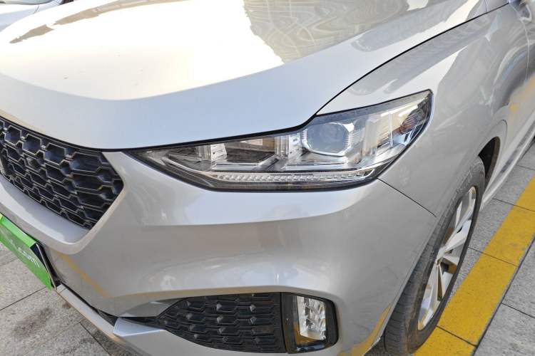 Used Wey VV6 2018 2.0T Two-Wheel-Drive Ultra-Luxury Version China V Standard
