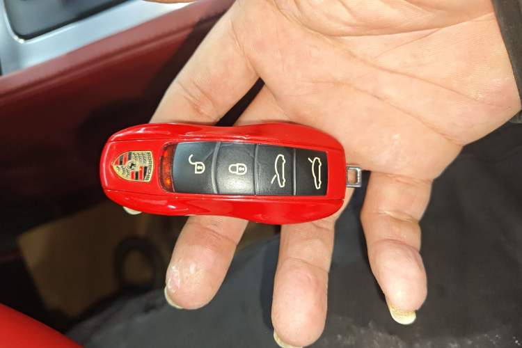 Used Porsche 718 2016 Cayman 2.0T
