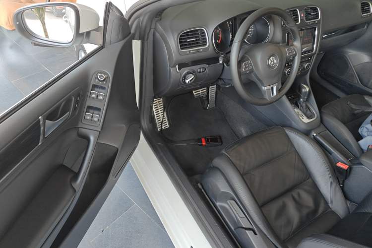 Used Volkswagen Golf 2012 1.4TSI Luxury Convertible Edition
