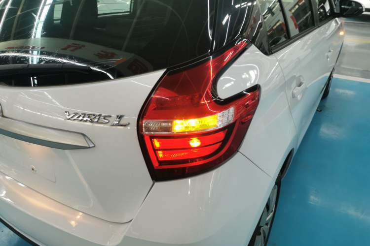 Used Toyota YARiS L 2016 Revised 1.5E CVT Charming Edition