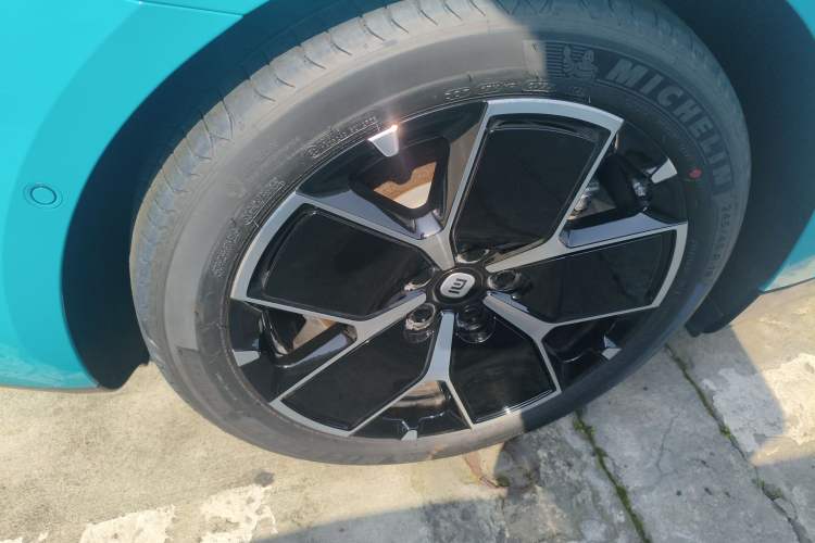 Used Xiaomi Auto SU7 2024 Rear-Drive Long-Range Intelligent Driving Version
