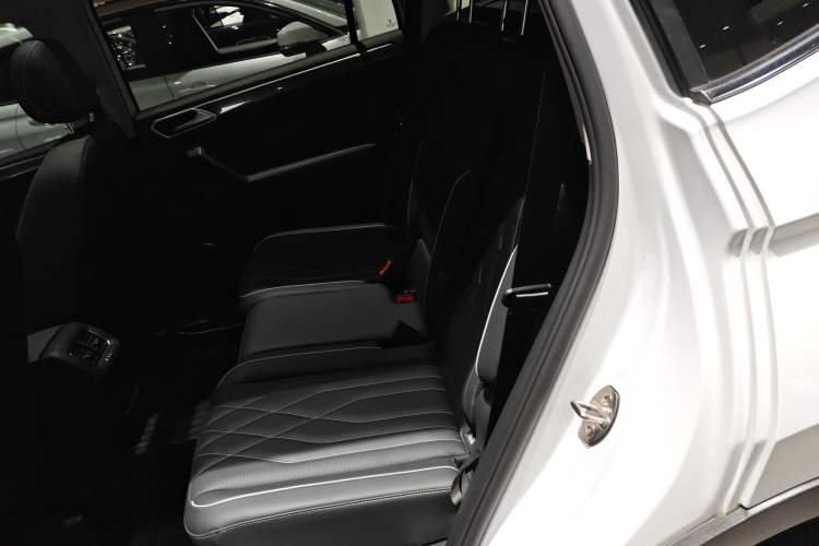 Used Volkswagen Tiguan L 2024 330TSI Automatic Two-Wheel Drive R-Line Enhanced Edition
