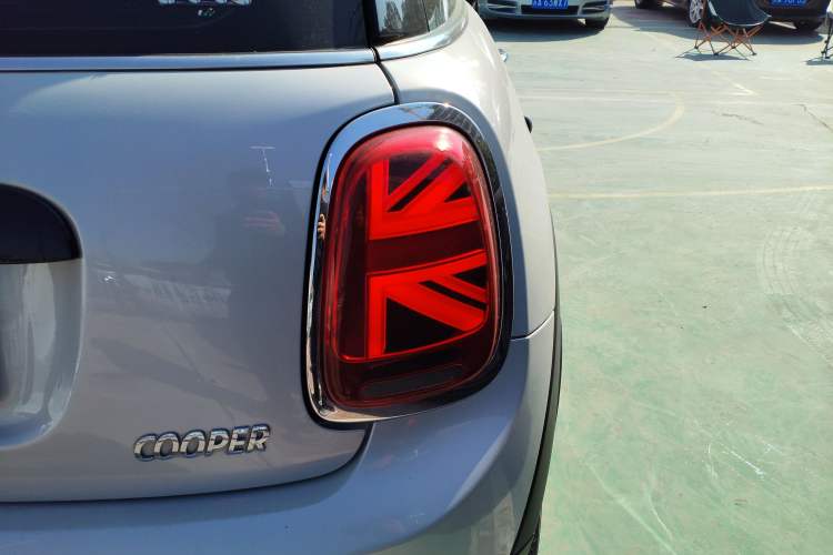 Used  MINI 2019 1.5T COOPER Classic Edition
