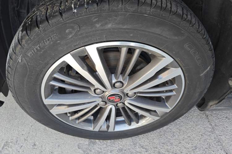 Used Roewe i5 2019 1.5L Manual 4G Connect Leehao Flagship Edition
