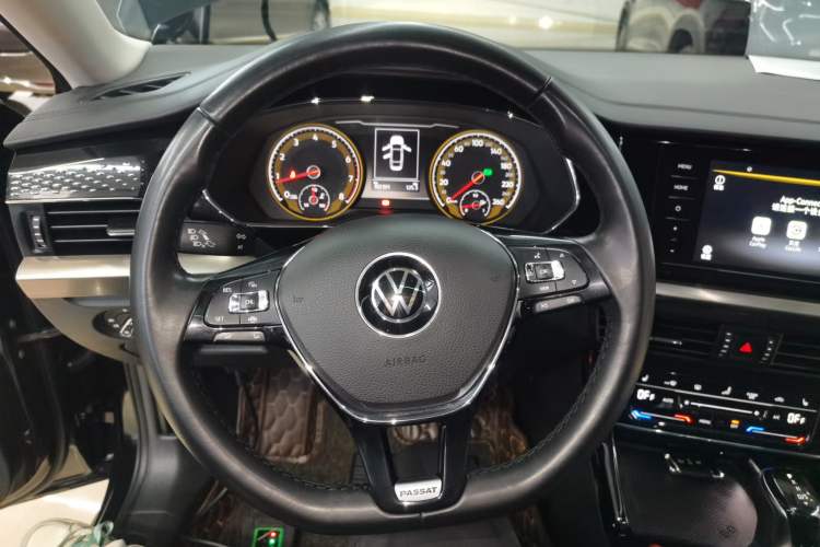 Used Volkswagen Passat 2020 Facelift 330TSI Elite Edition China VI Standard
