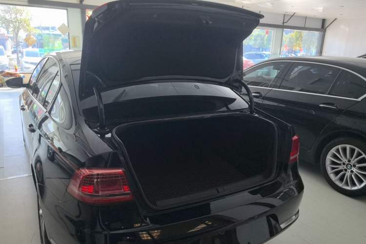 Used Volkswagen Magotan 2015 1.8TSI Advanced Model
