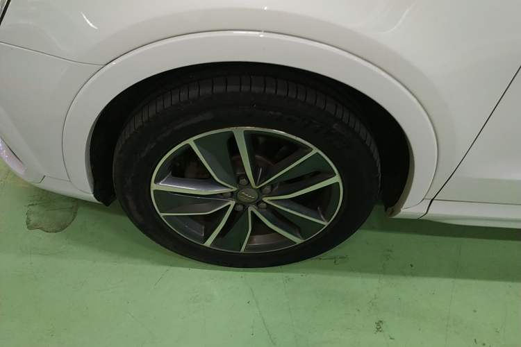 Used Audi Q3 2017 40 TFSI quattro all-wheel-drive sport model
