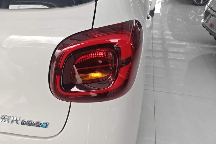 Used Wuling Hongguang MINIEV 2025 Four-Door Version Advanced Edition
