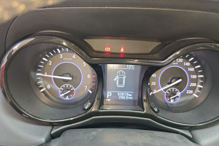 Used JMC Yusheng S350 2016 2.0T Automatic Two-Wheel Drive Gasoline Luxury Version with Sunroof 5 Seats
