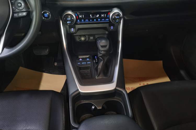 Used Toyota RAV4 2020 2.0L CVT Two-Wheel Drive Fashion Edition
