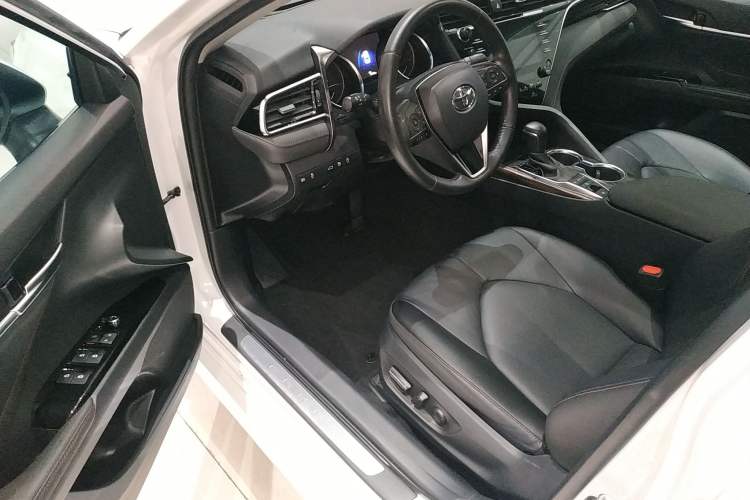 Used Toyota Camry 2018 2.5G Luxury Edition
