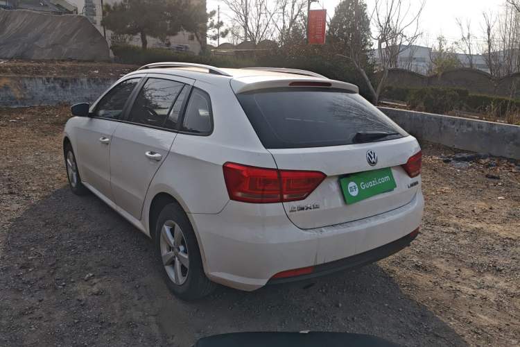 Used Volkswagen Gran Lavida 2013 1.6L Manual Fashion Model