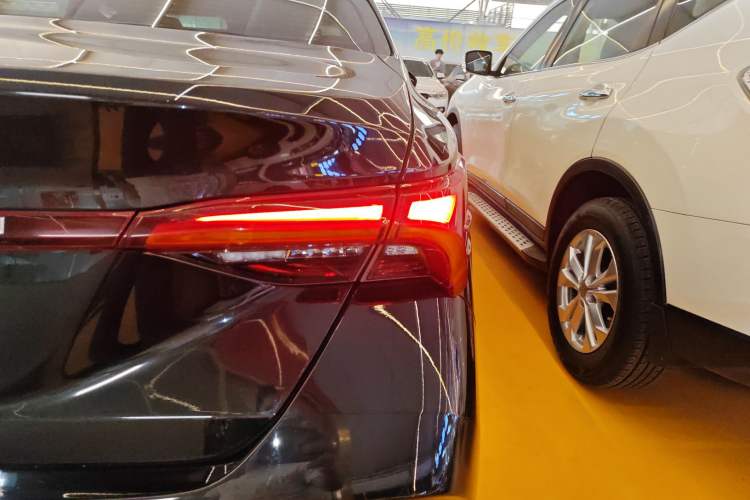 Used Toyota Avalon 2019 2.0L Luxury Edition China VI Standard
