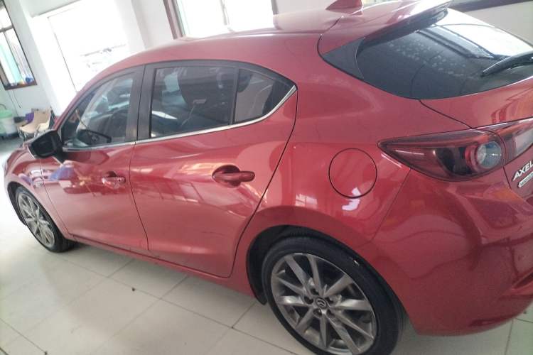 Used Mazda Mazda 3 Axela 2017 Hatchback 2.0L Automatic Luxury Model Emission Standard China V

