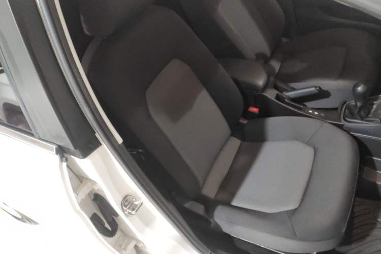 Used Volkswagen Jetta 2015 Value Edition 1.6L Manual Fashionable Style