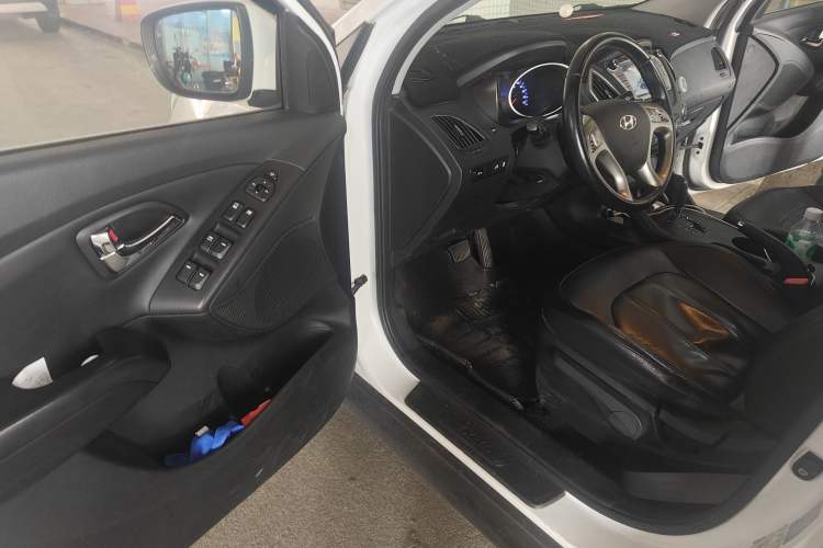 Used Hyundai ix35 2015 2.0L Automatic 2WD Smart Type China IV
