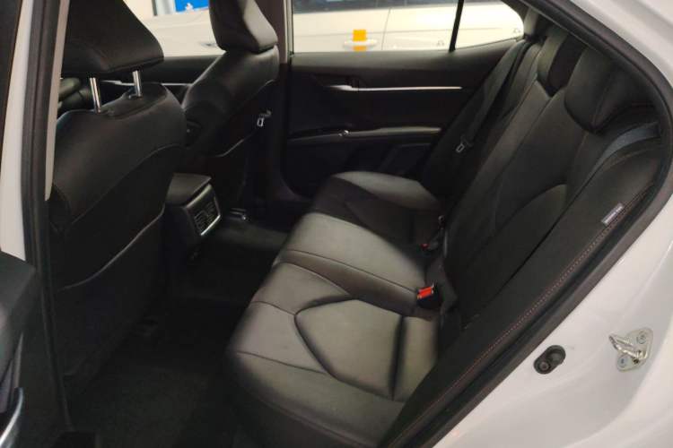 Used Toyota Camry 2021 2.0G Luxury Edition
