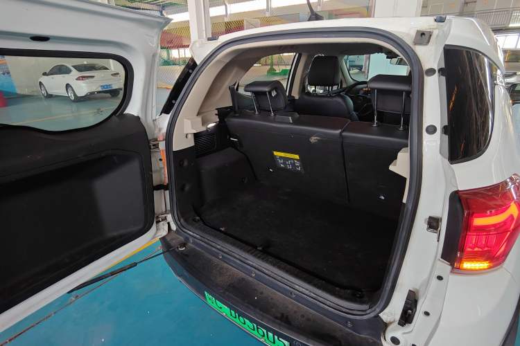 Used BYD Yuan New Energy 2019 EV535 Smart Connect Trendsetting Model
