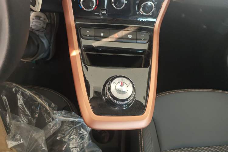 Used Dongfeng NAMMI BOX 2022 Chasing Wind Edition 331KM Advanced Model
