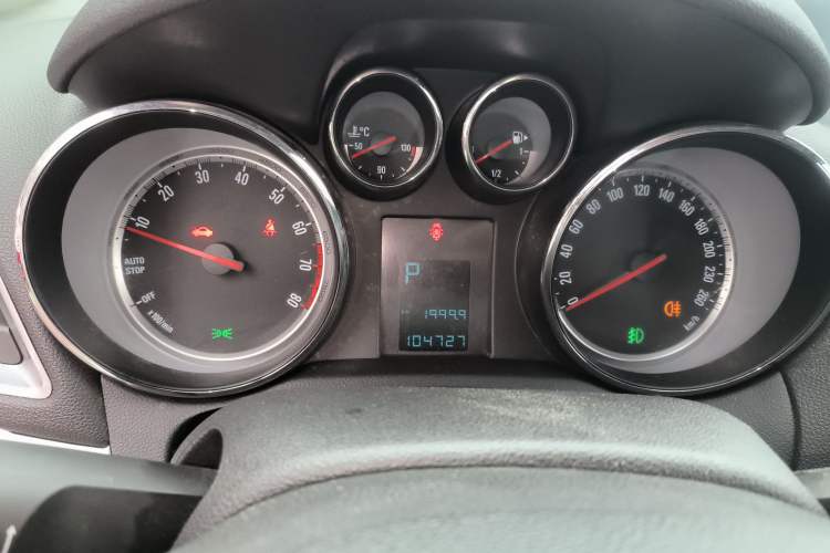 Used Buick Encore 2015 1.4T Automatic Two-Wheel Drive Urban Elite Version
