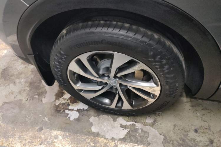 Used Buick Envision 2020 Encore S 652T Two-Wheel Drive Luxury Model
