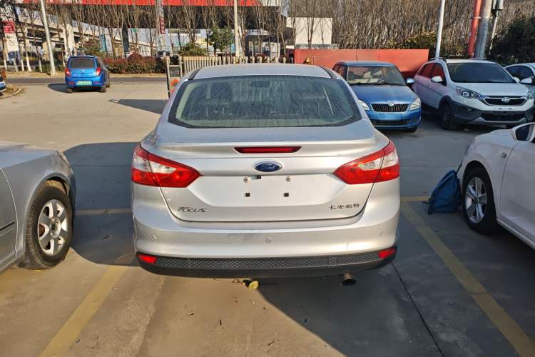 Used Ford Focus 2012 Sedan 1.6L Automatic Fashion Edition