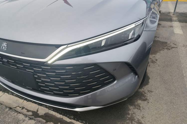 Used BYD Qin L 2025 DM-i Smart Drive 80KM Leading Model