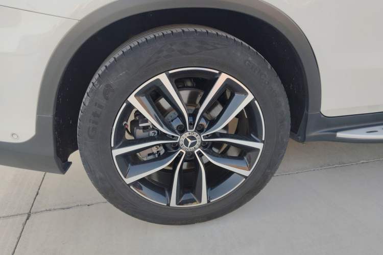 Used Mercedes-Benz GLC 2020 GLC 300 L 4MATIC Dynamic Edition
