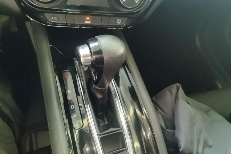 Used Honda Vezel 2015 1.5L CVT two-wheel drive Comfort trim
