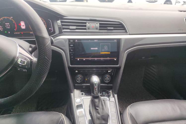 Used Volkswagen Lamando 2019 280TSI DSG Luxury Edition China VI Standard