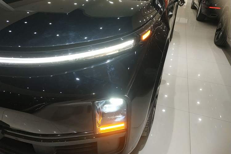 Used Li Auto L8 2023 Pro Model
