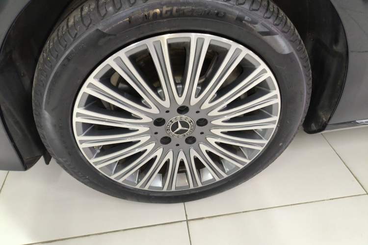 Used Mercedes-Benz E-Class 2023 Updated E 300 L Fashion Edition
