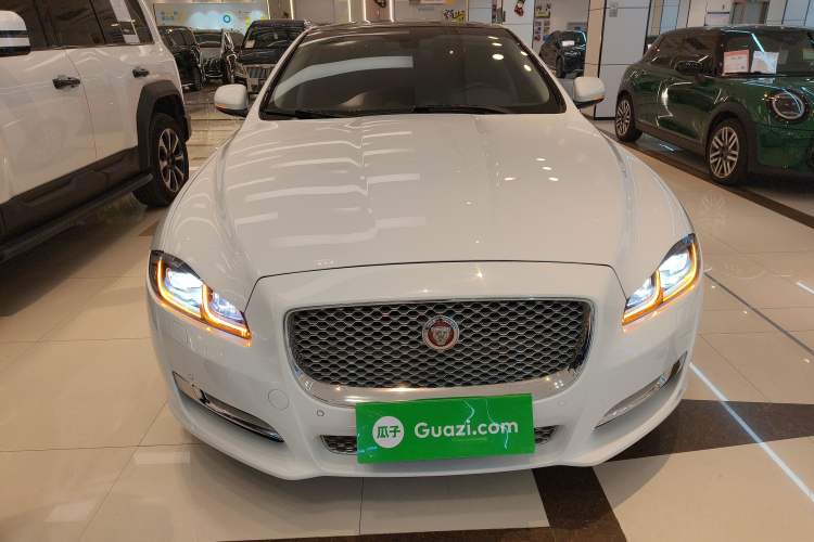 Used Jaguar XJ 2016 XJL 2.0T Two-Wheel-Drive Elegant Business Edition
