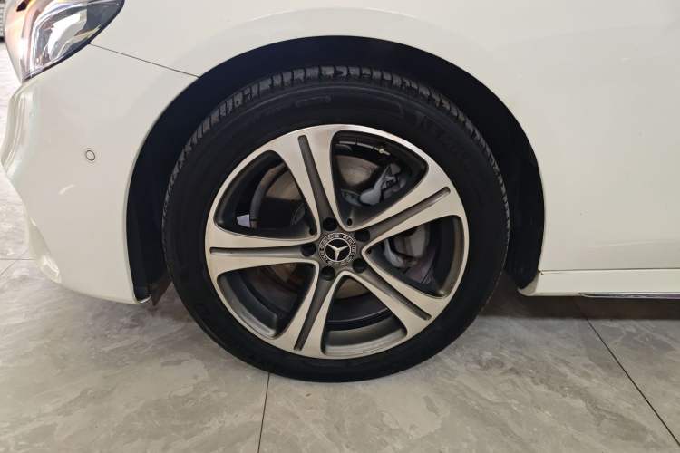 Used Mercedes-Benz E-Class 2018 Facelift E 200 L Sport Edition
