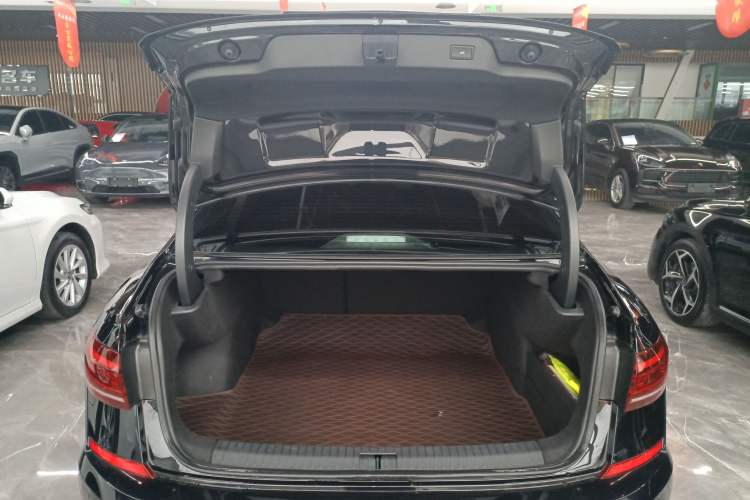 Used Volkswagen Passat 2023 Facelift 330TSI Luxury Edition
