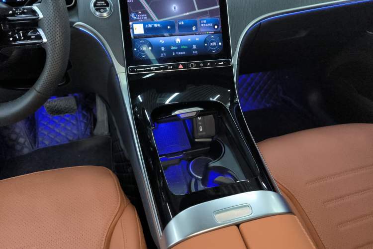 Used Mercedes-Benz GLC 2024 Facelifted GLC 260 L 4MATIC Luxury Version 5 Seats
