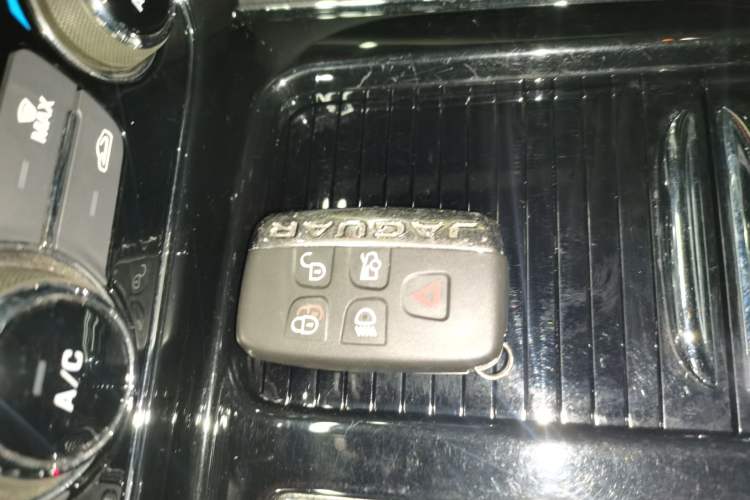 Used Jaguar XJ 2016 XJL 3.0 SC Four-Wheel Drive Panoramic Business Edition
