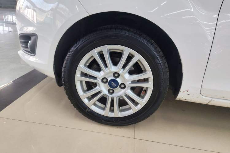 Used Ford Fiesta 2013 Sedan 1.5L Automatic Fashion Edition
