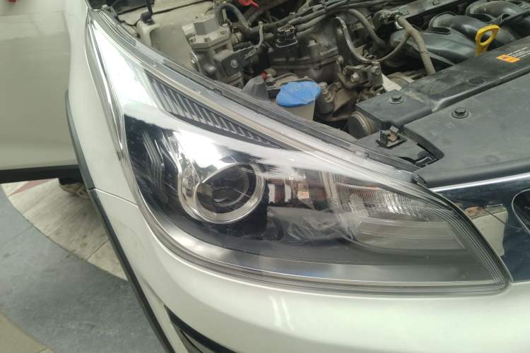 Used Kia KX Cross 2018 1.6L Automatic Dynamic Sunroof Version
