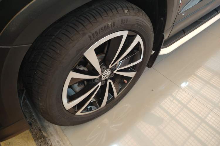 Used Volkswagen Tharu 2020 280TSI Two-Wheel Drive Luxury Edition China VI Standard
