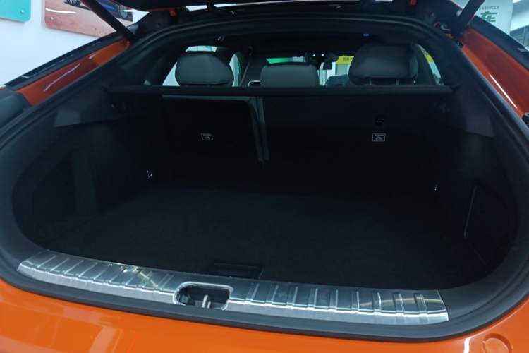 Used Zeekr 001 2025 WE Edition 100 kWh Rear-Wheel Drive
