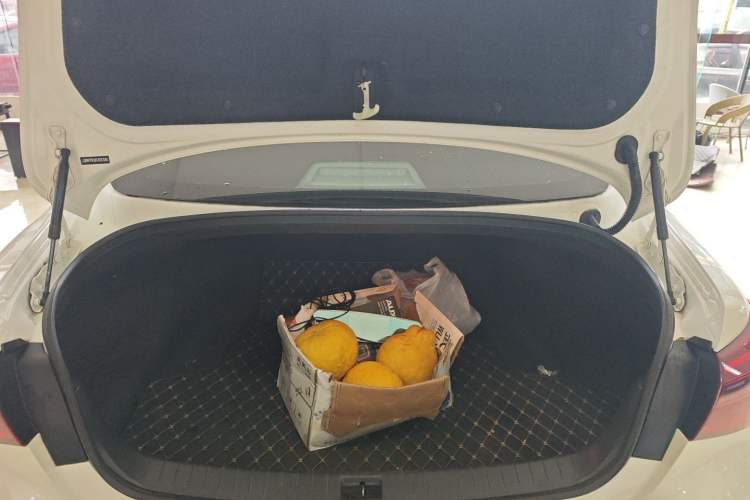 Used Infiniti Q50L 2018 2.0T Comfort Edition China VI Standard
